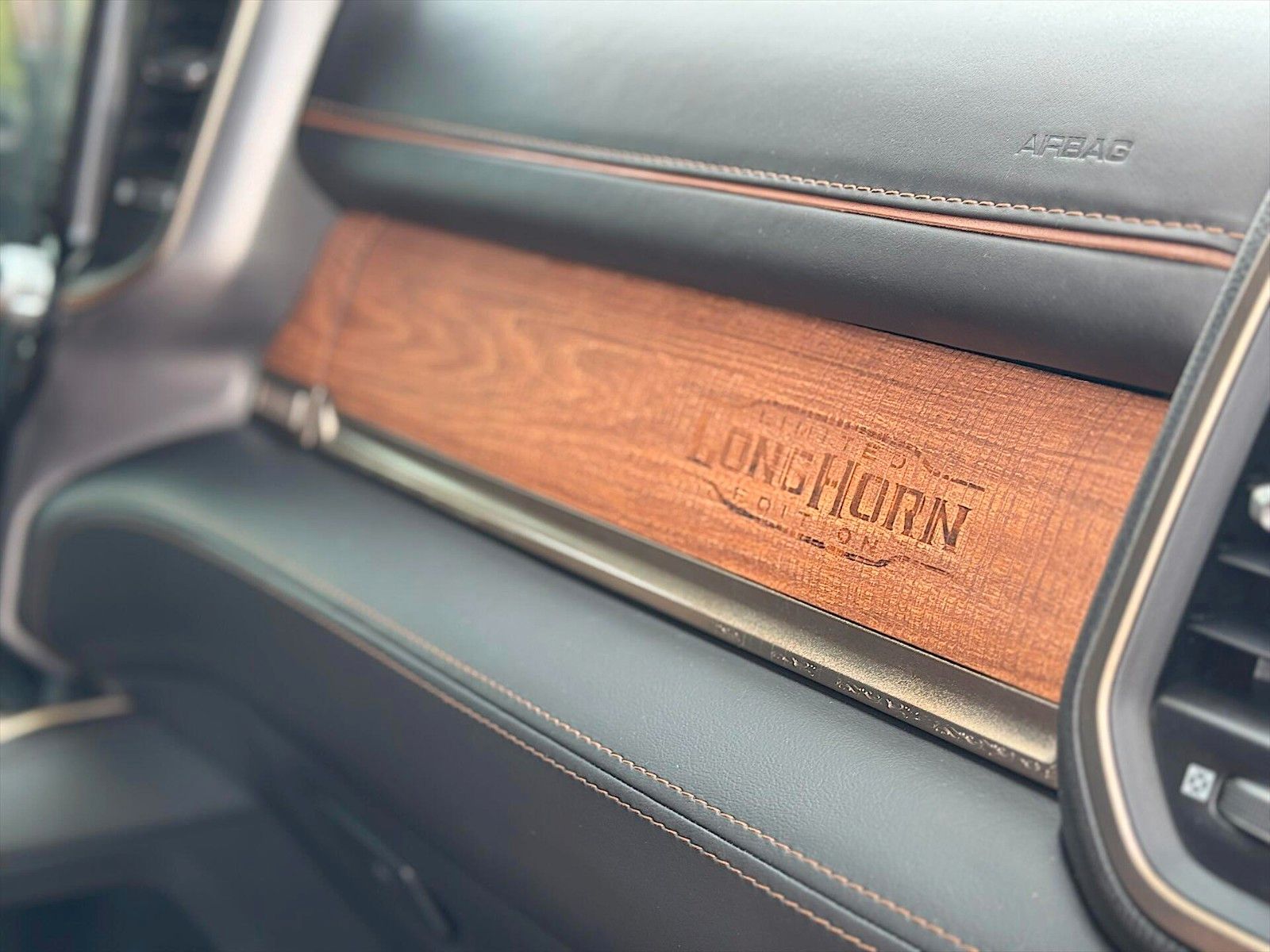 Fahrzeugabbildung Dodge RAM 5.7 V8 HEMI 4x4 LIMITED LONGHORN Edition LED