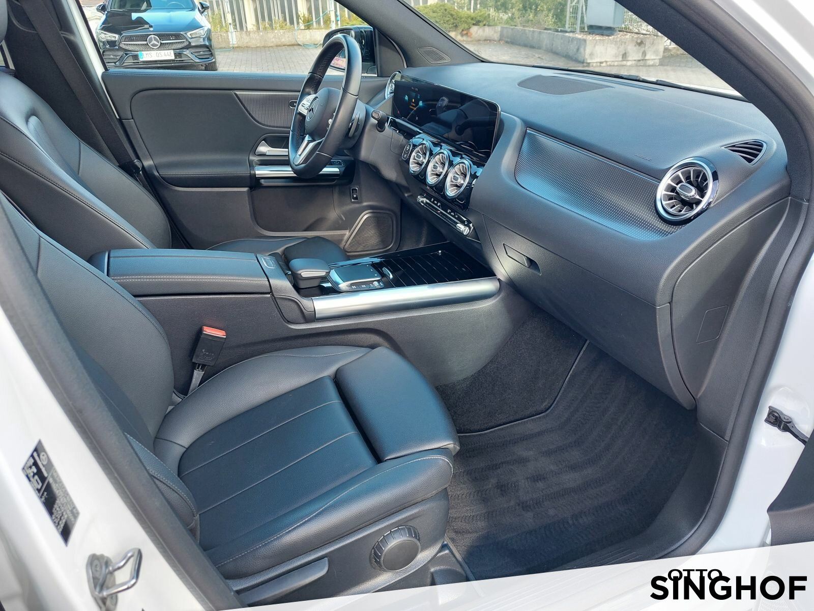 Fahrzeugabbildung Mercedes-Benz GLA 200 Progressive +AHK+Pano+Night+LED+Rü Kam+