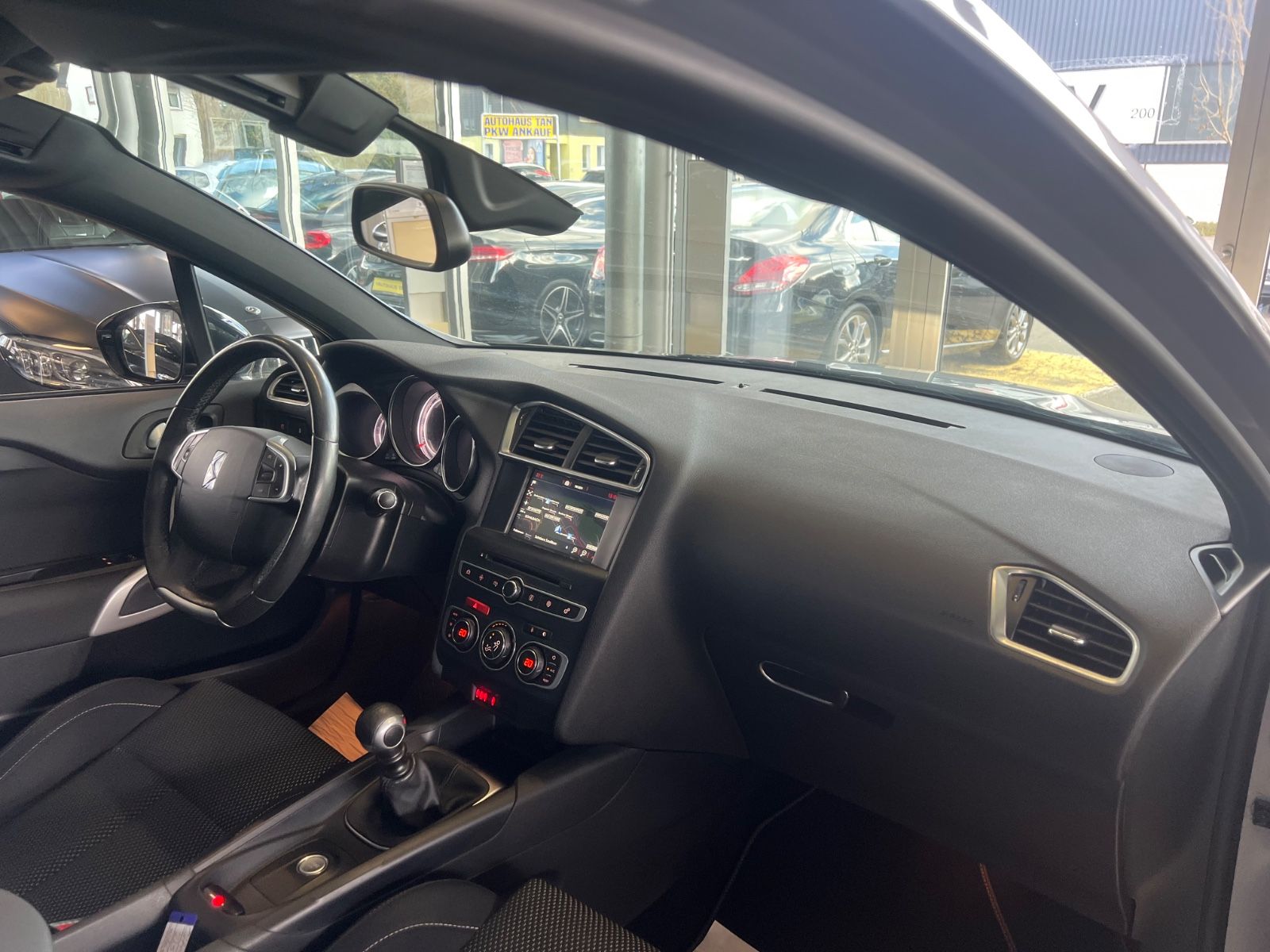 Fahrzeugabbildung Citroën DS4 Crossback *RÜCKFAHRKAMERA*NAVI*