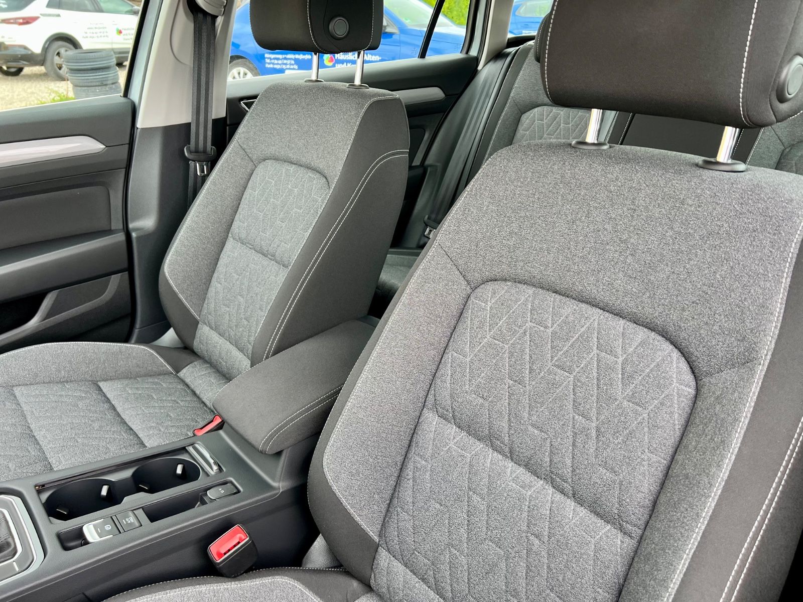 VW Passat Variant Business AAC NAVI SHZ MASSAGE