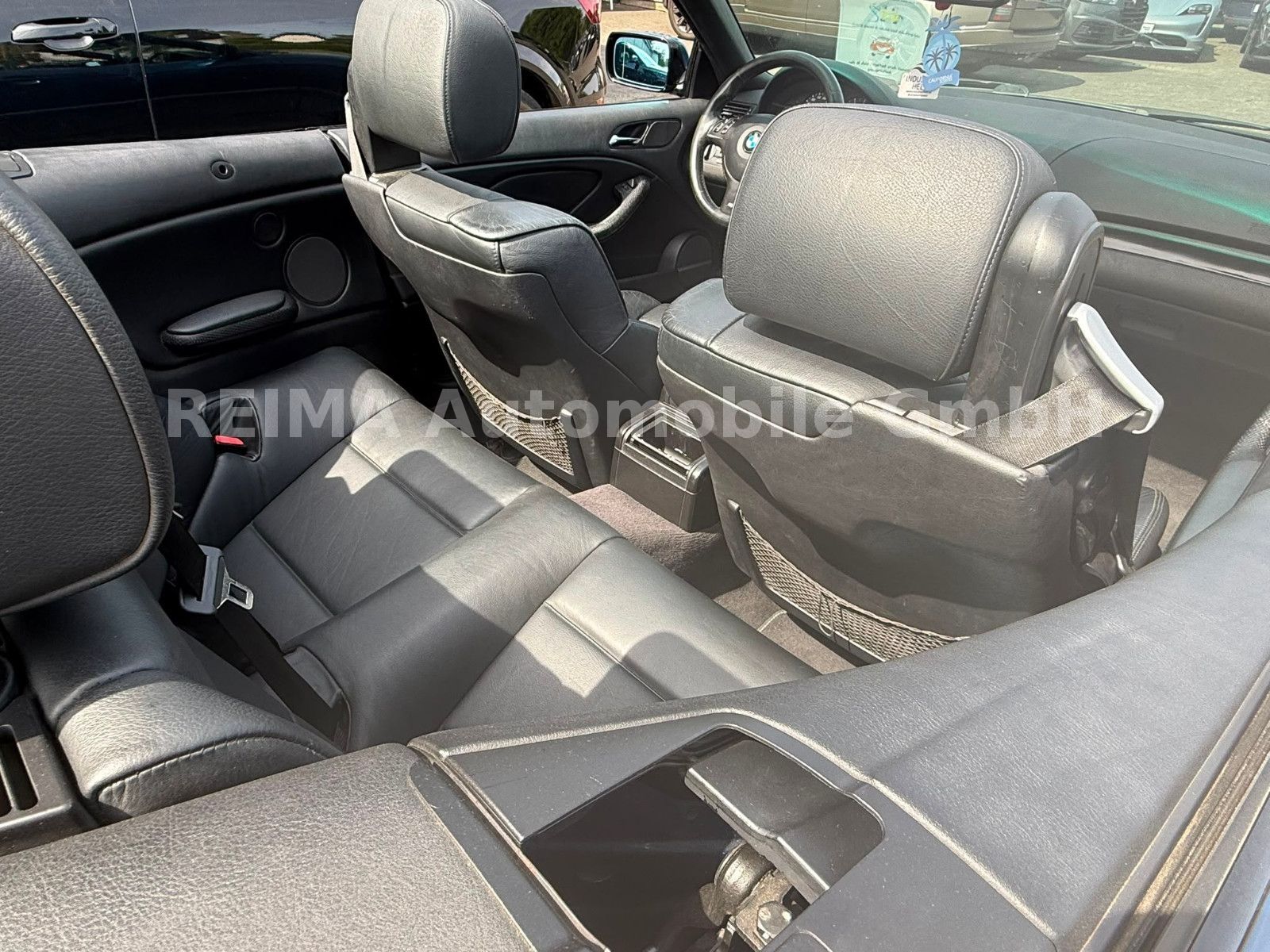 Fahrzeugabbildung BMW 320i Cabrio M-Sport Paket,