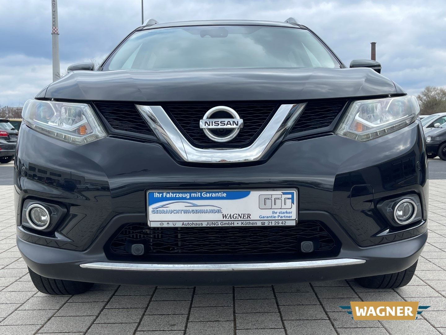 Fahrzeugabbildung Nissan X-Trail Tekna 4x4 1.6 dCi Panoramadach