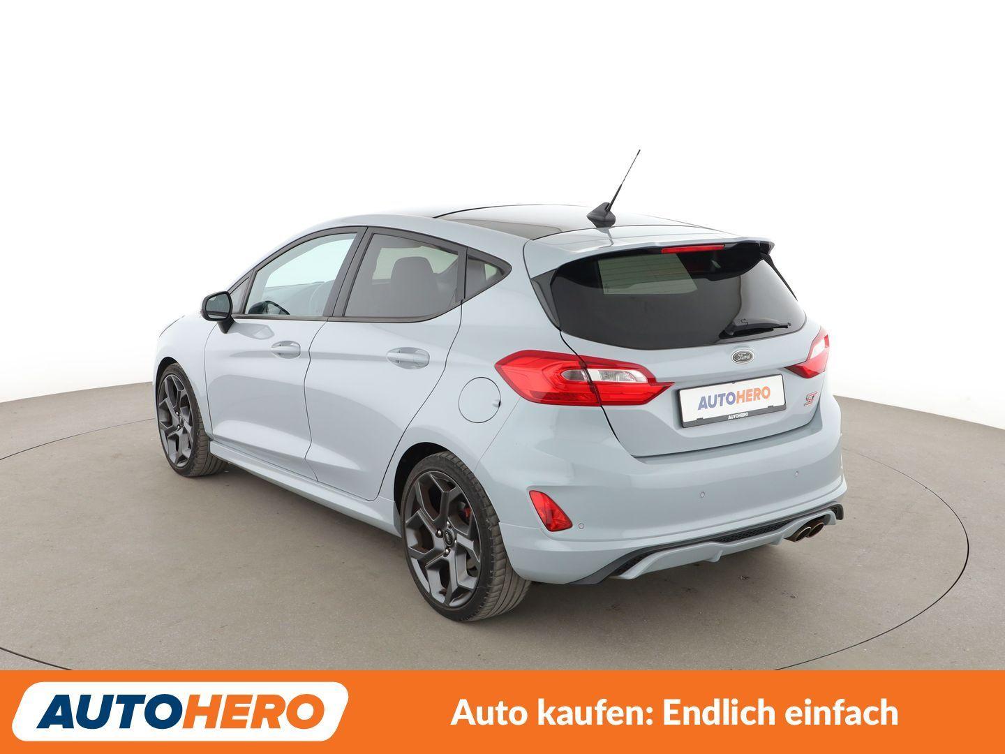 Ford Fiesta 1.5 EcoBoost ST *NAVI*LED*TEMPO*PDC*PANO*