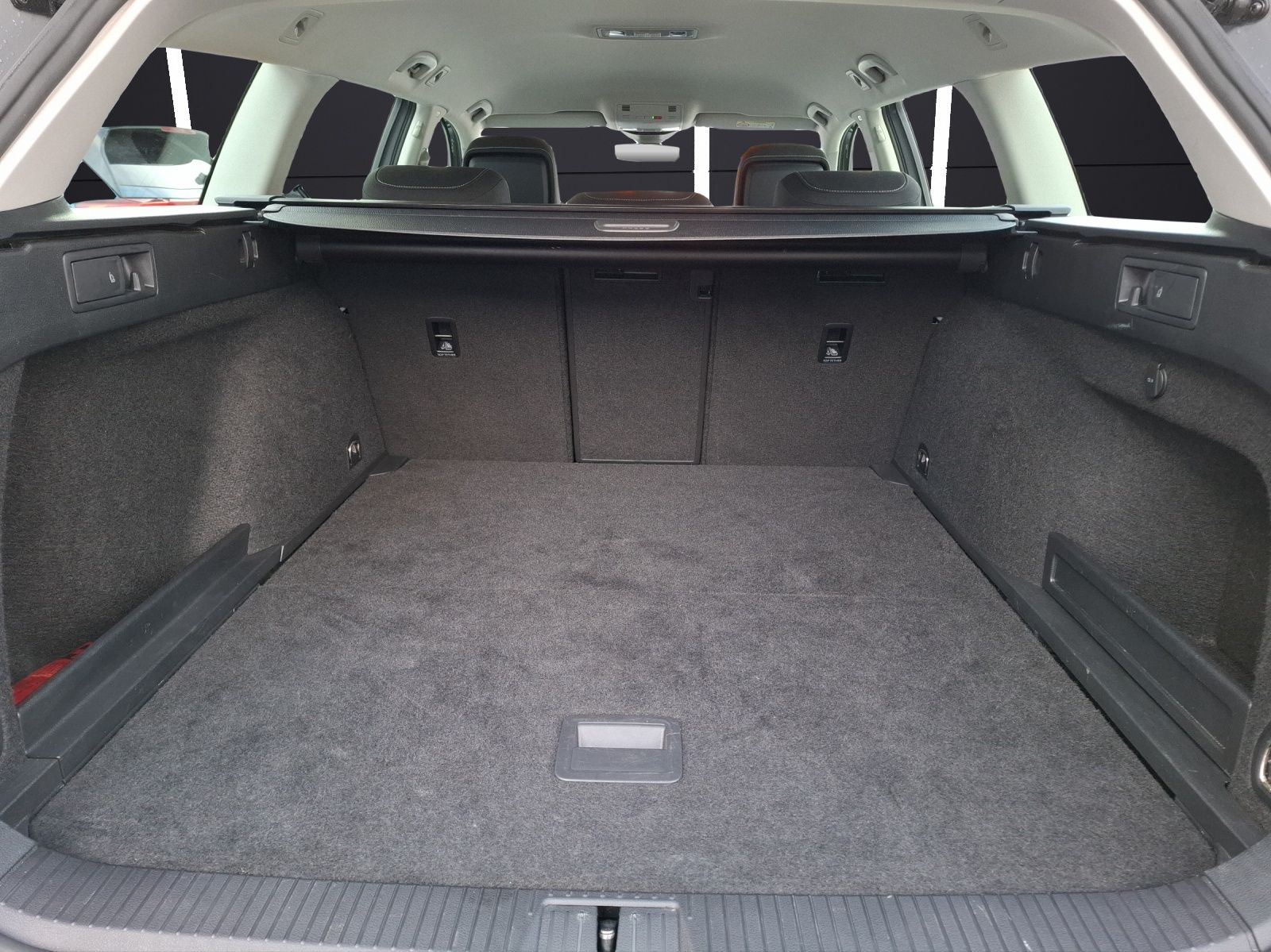 Fahrzeugabbildung Volkswagen Passat Variant TSI Business DSG Matrix Navi ACC