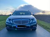 Mercedes-Benz E 220 CDI T BlueEFFICIENCY - - Mercedes-Benz E 220: Cdi T