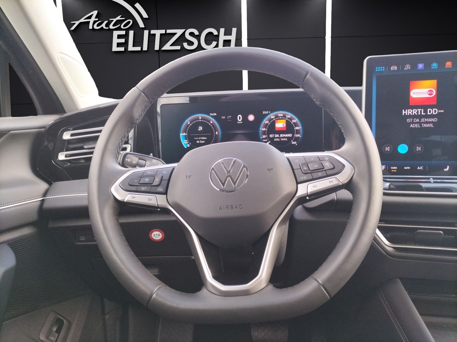 Fahrzeugabbildung Volkswagen Tiguan TDI Elegance DSG 4M LED AHK Navi HUD Pano