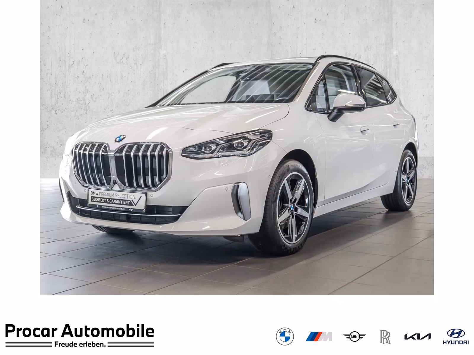 BMW 218d Active Tourer Luxury Line HUD PANO ACC AHK