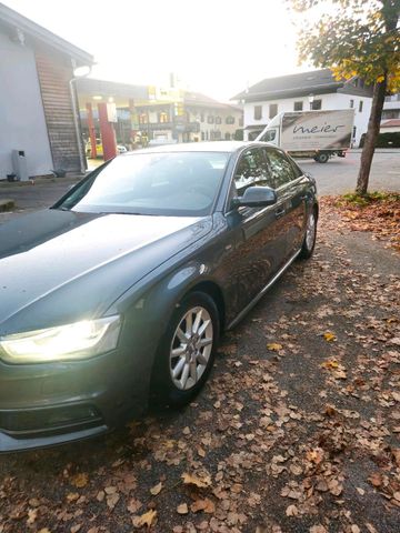 Audi A4 2.0 TDI DPF multitronic S line Spo...