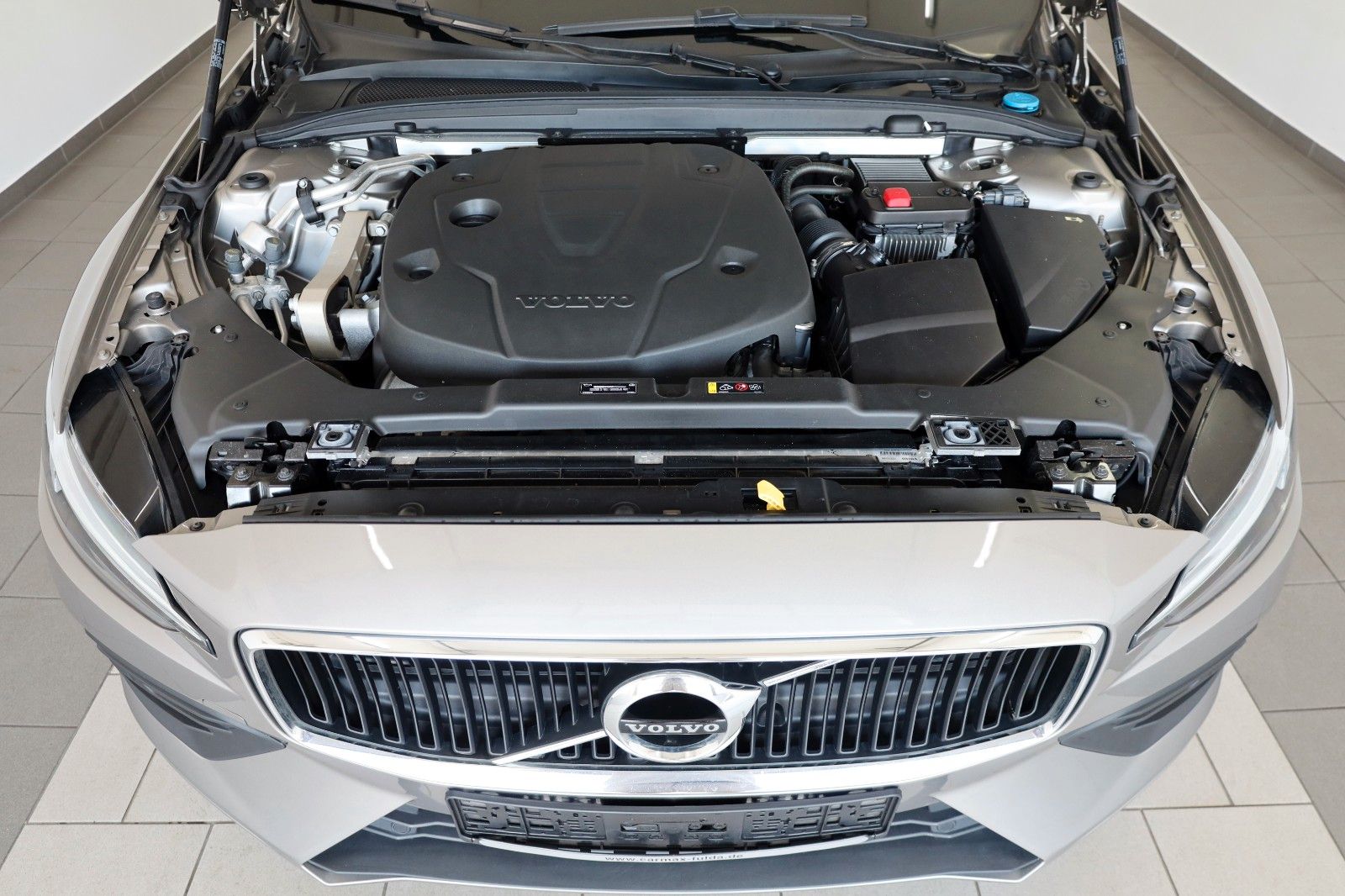 Fahrzeugabbildung Volvo V60 Kombi Momentum Pro T.Leder,Navi,LED,AppleCar