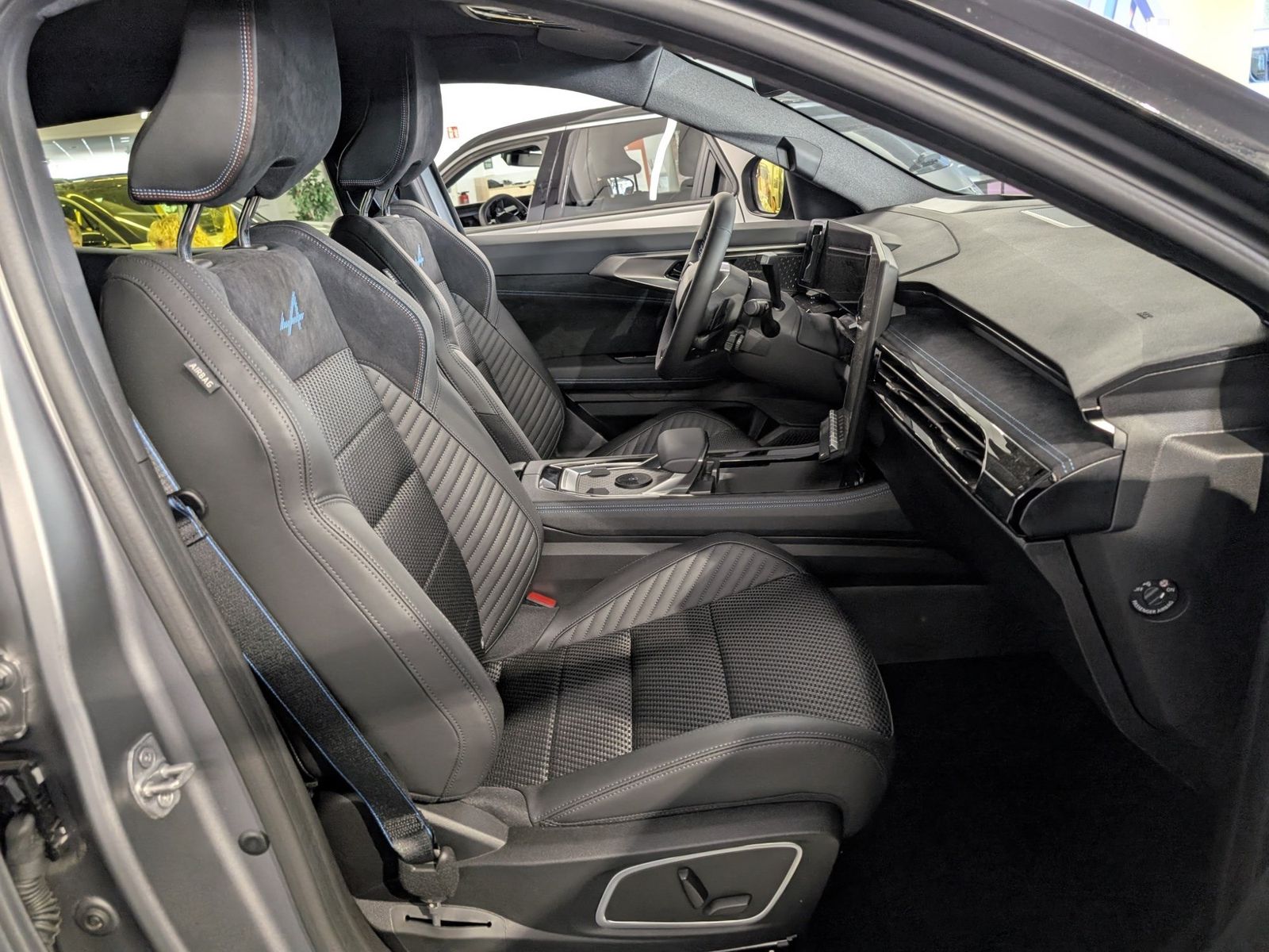 RENAULT Austral Esprit Alpine Hybrid E-Tech 200 4Control – Bild 8