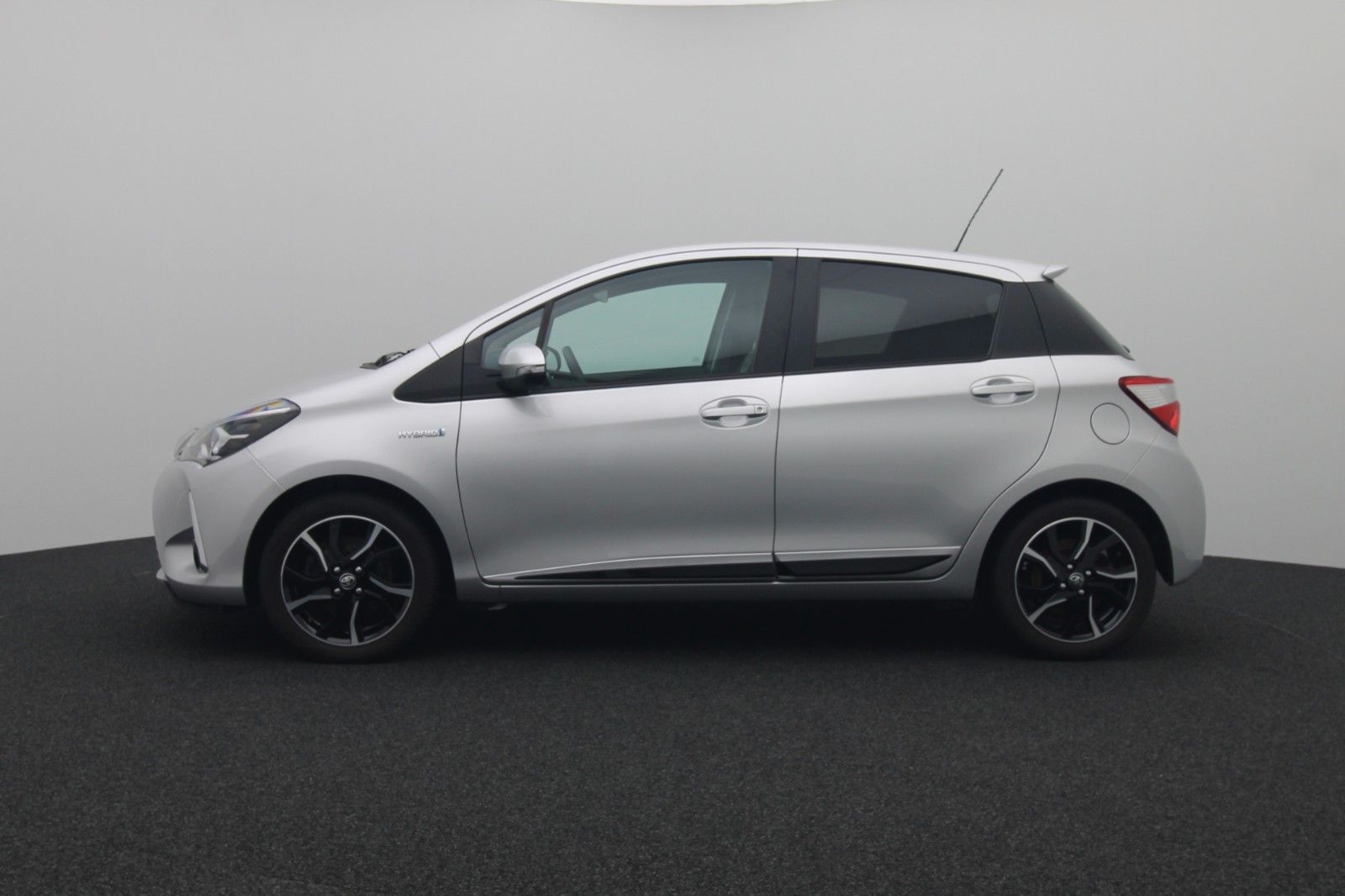 Fahrzeugabbildung Toyota Yaris 1.5 Hybrid CVT NAVI