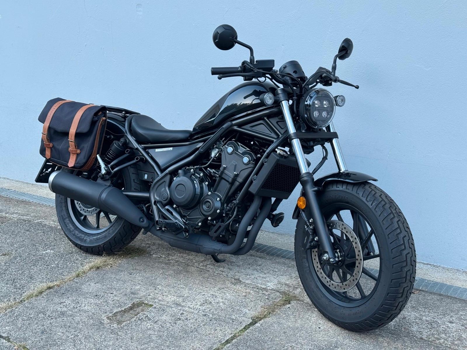 Honda CMX500 Rebel mit Taschen