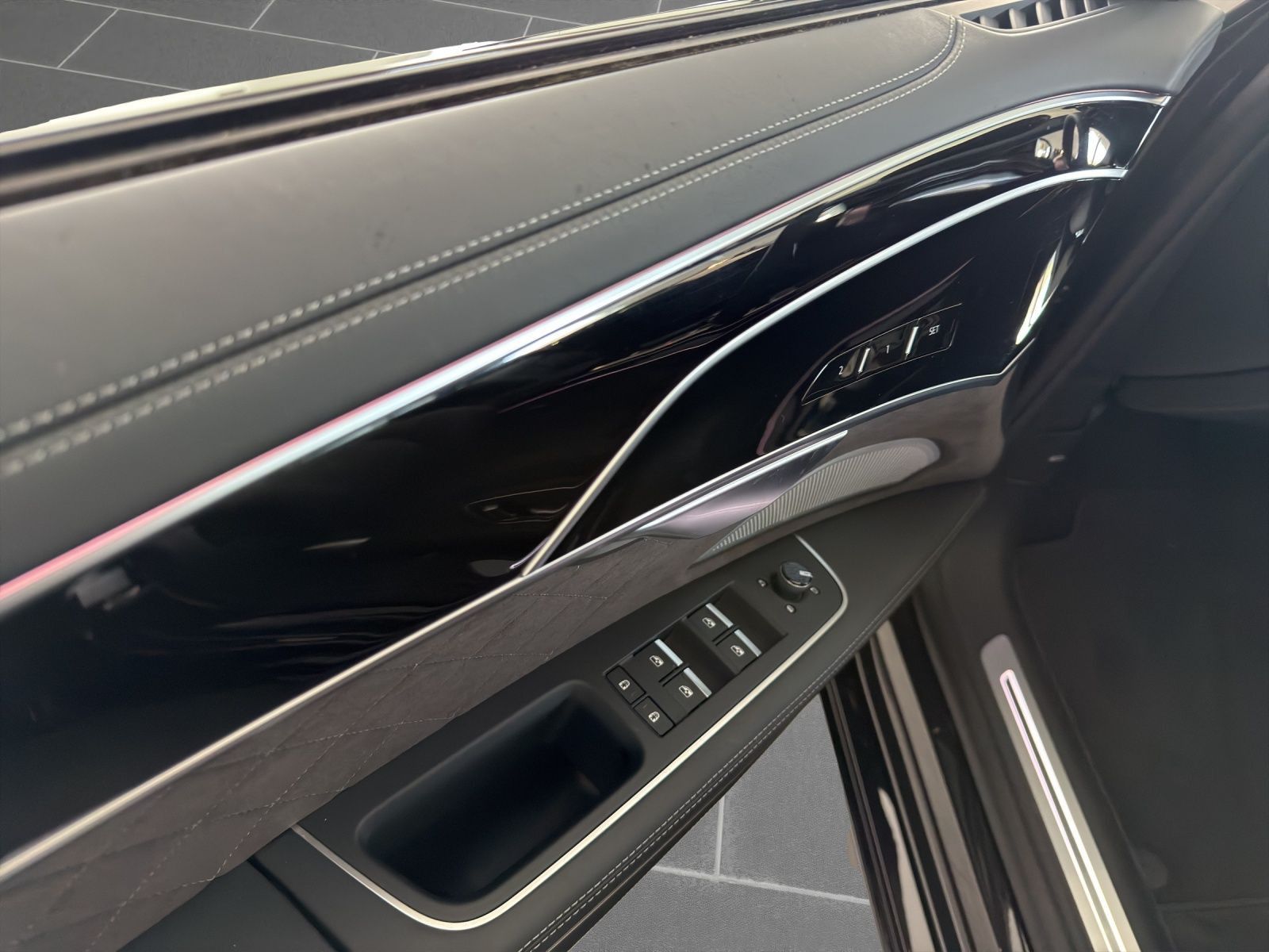Audi A8 - Bild 14