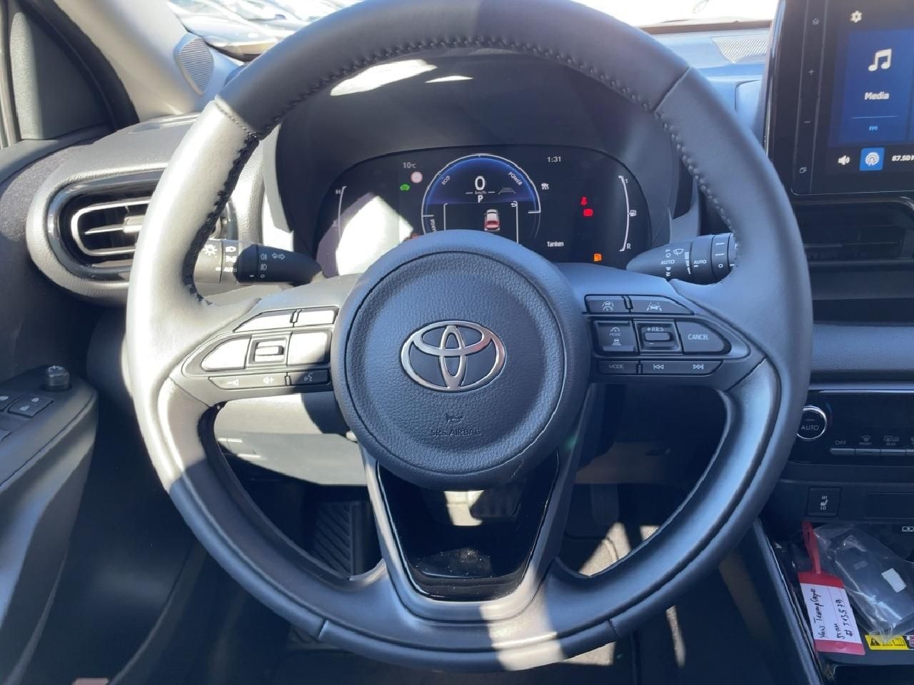 Fahrzeugabbildung Toyota Yaris Hybrid 116 PS Teamplayer