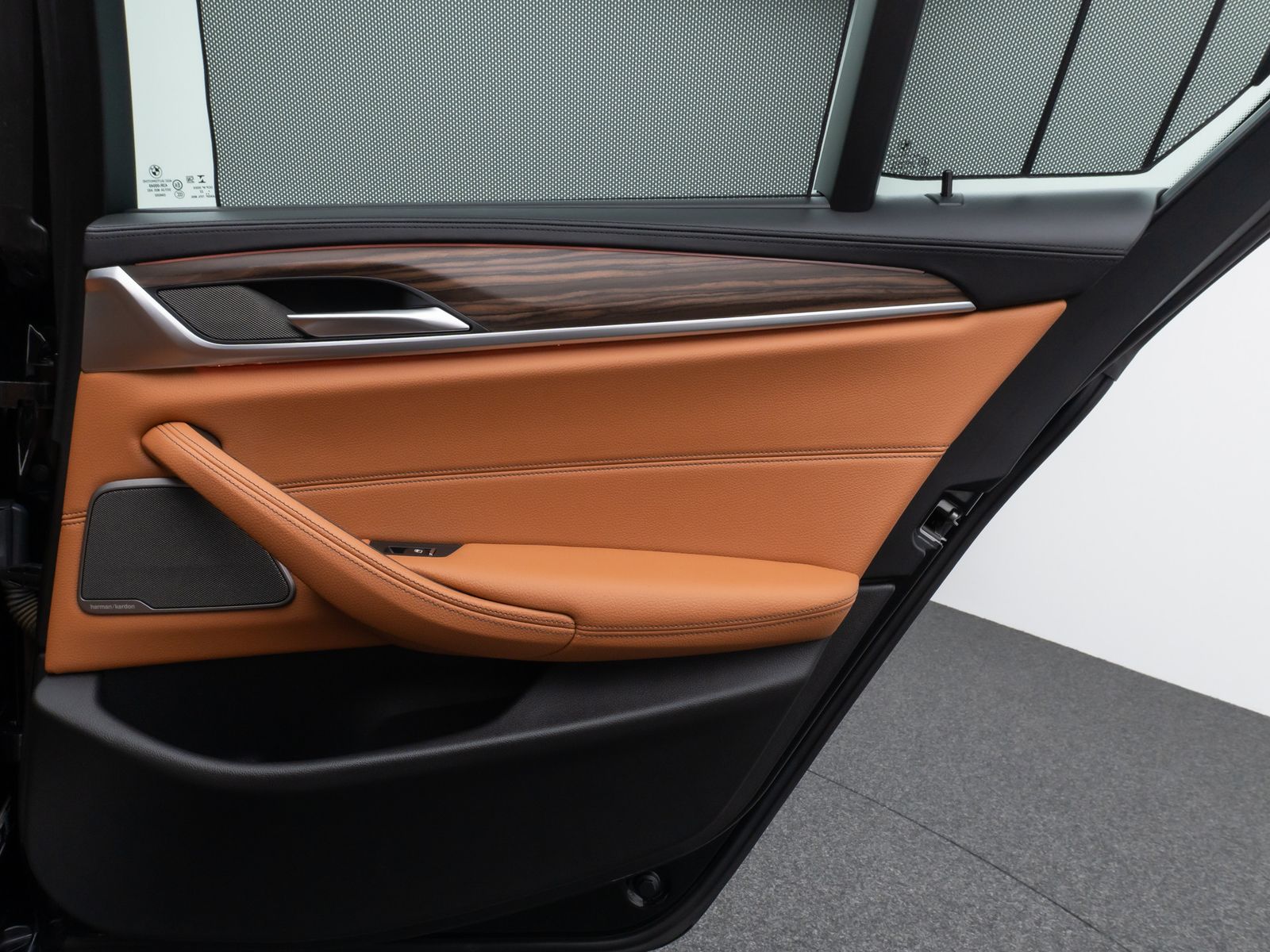 Fahrzeugabbildung BMW 540d xD Kamera Glasdach Laser HUD DAB H/K AHK