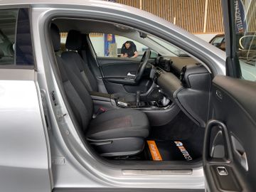 Mercedes-Benz A 200 A -Klasse *NAVI*PDC*SPURASSIST*TEMPOMAT*
