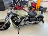 Harley-Davidson VRSCR V-ROD - HARLEY-DAVIDSON 2005 V ROD