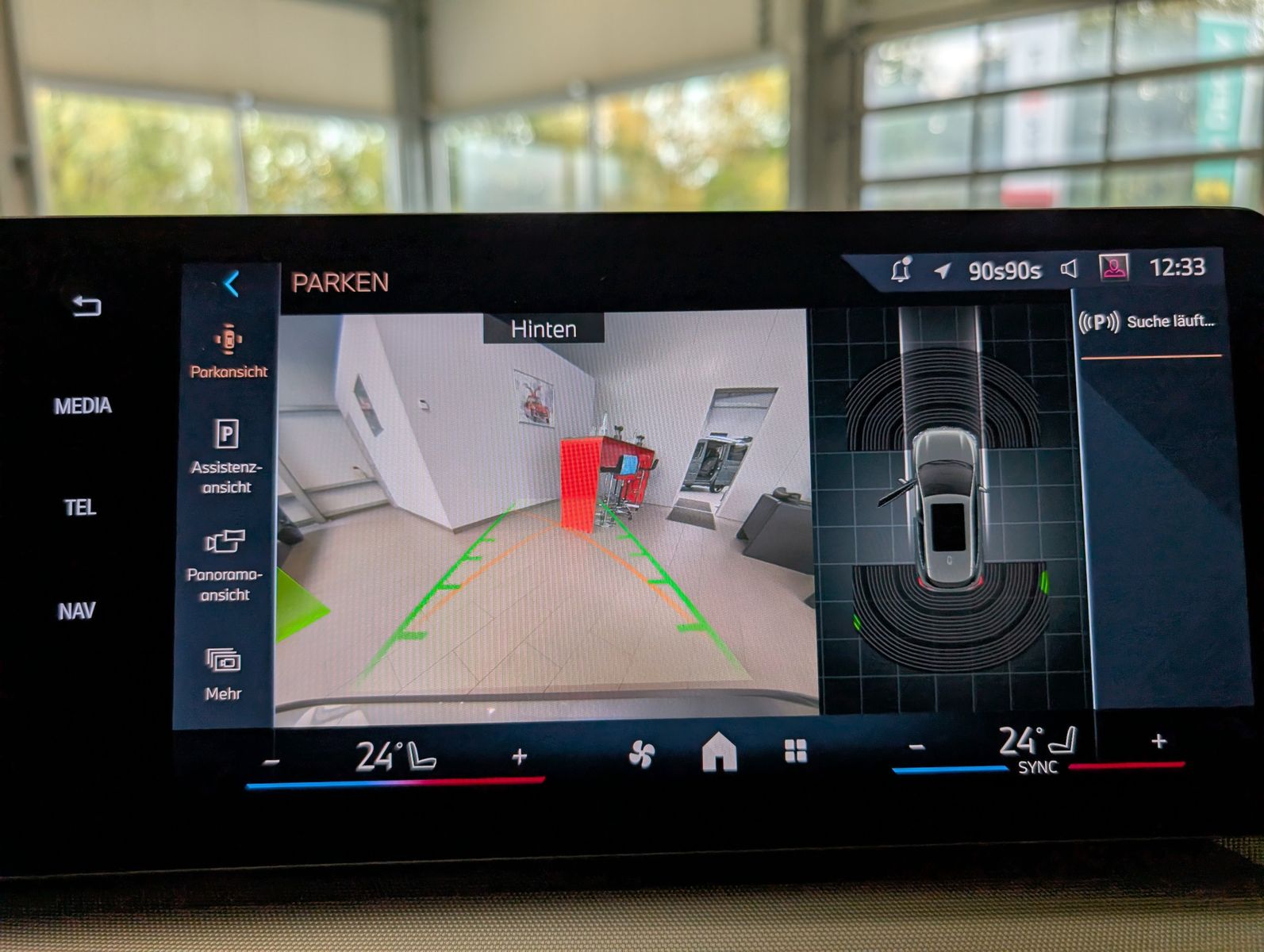 Fahrzeugabbildung BMW 218 Active Tourer d AHK Pano Cam Travel-Paket