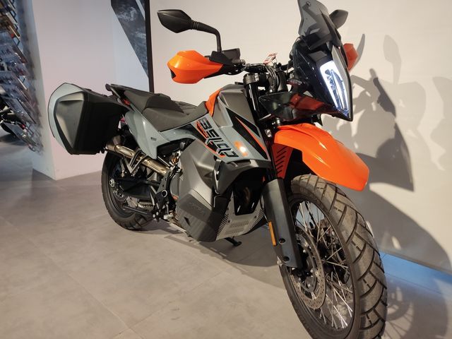 KTM 890 Adventure + Zubehör 0 Anz. 155 € mon.Rate