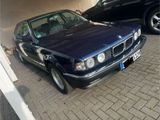 BMW E32 750i - BMW 750: 750i E32