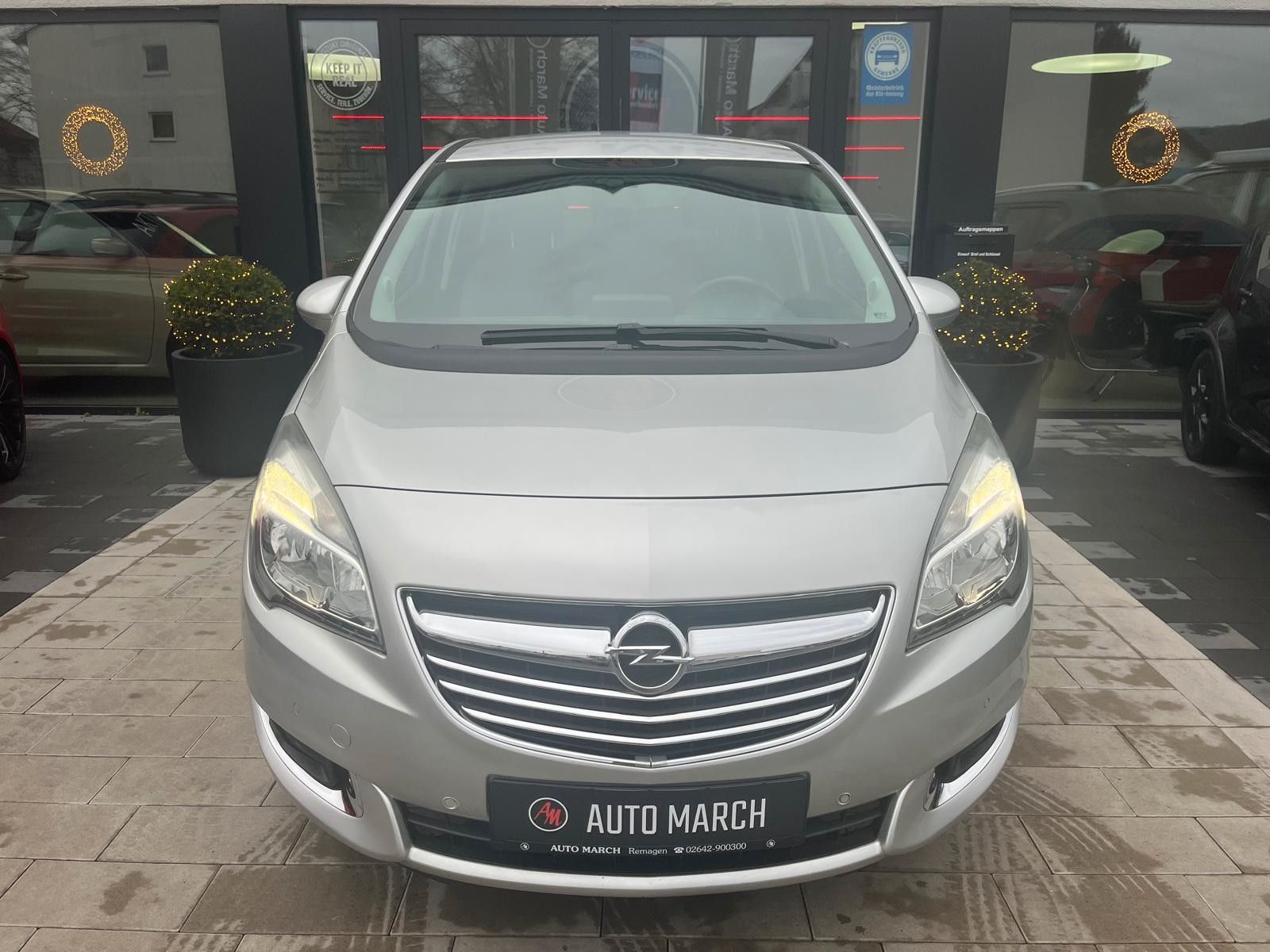 Fahrzeugabbildung Opel Meriva B Innovation*PDC*8xbereift*