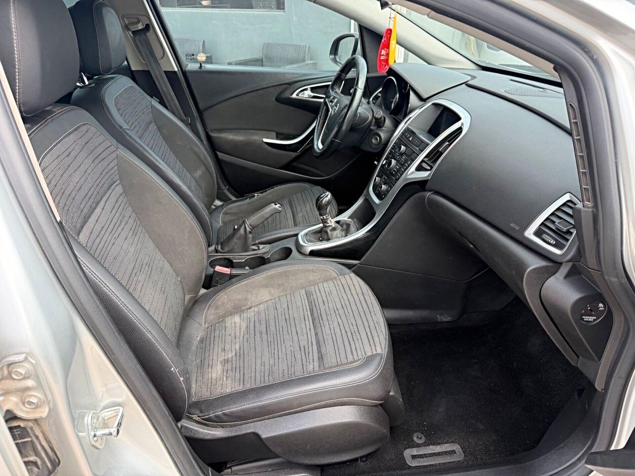 Opel Astra 2015 — photo 12