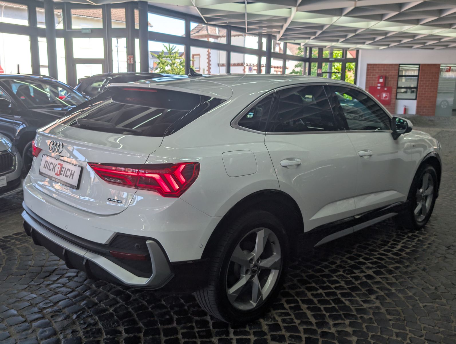 Fahrzeugabbildung Audi Q3 Sportback 40 TDI 3x S line LEDER ACC AHK 360°