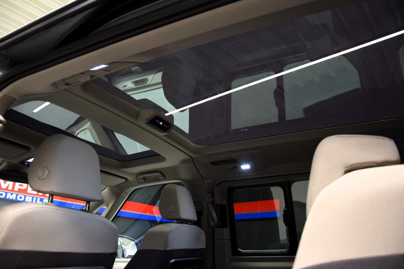 Fahrzeugabbildung Volkswagen T7 Multivan Edition vis-a-vis Standhzg Pano ACC