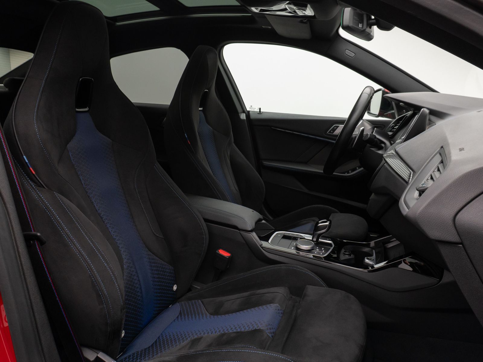 Fahrzeugabbildung BMW 220i Gran Coupé xDr M Sport Panorama Kamera H/K