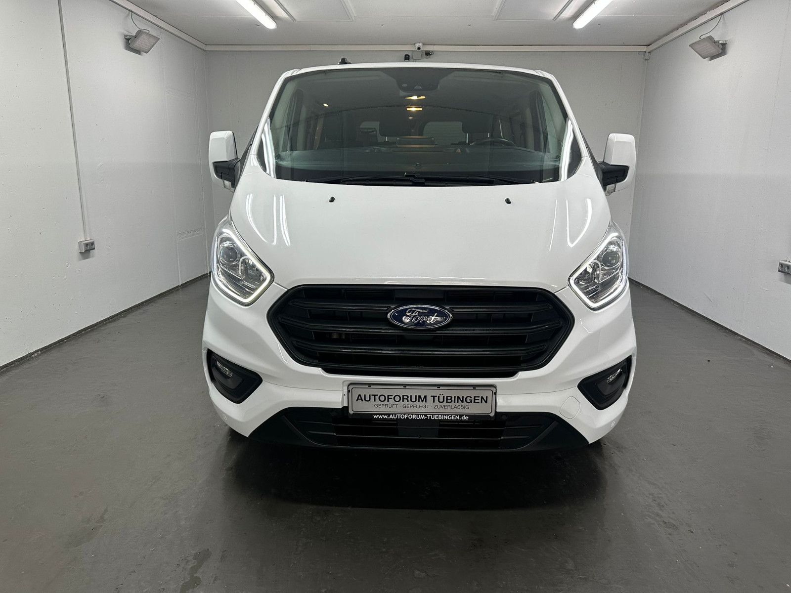 Fahrzeugabbildung Ford Transit Custom 320 L1H1* 9SITZE*NAVI*KLIMA*SDH*