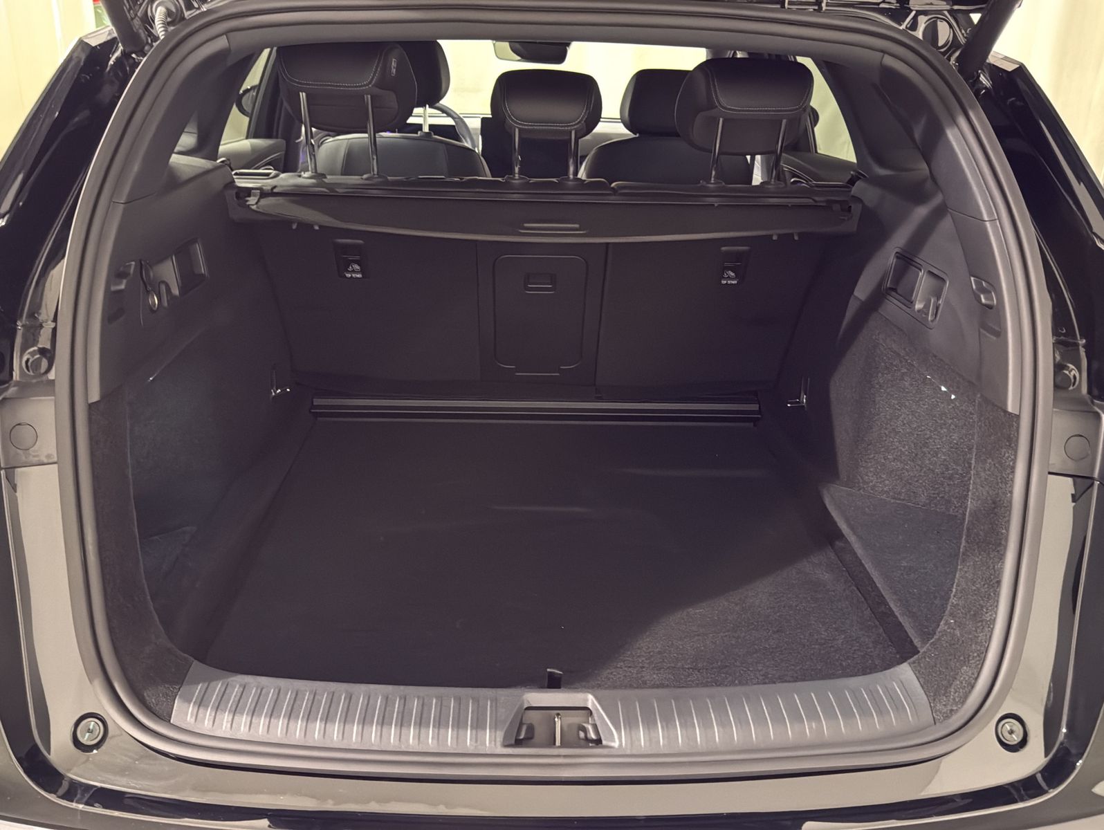 BYD SEAL 6