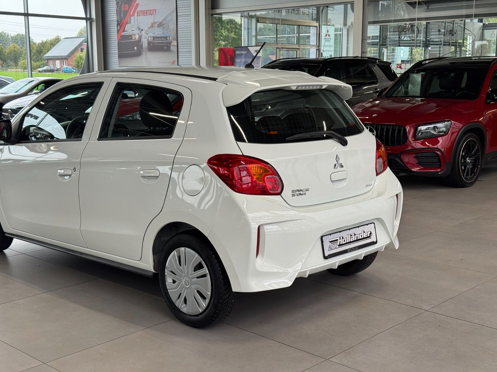 Fahrzeugabbildung Mitsubishi Space Star 1.2 Select "Ganzjahresreifen ZV DAB"