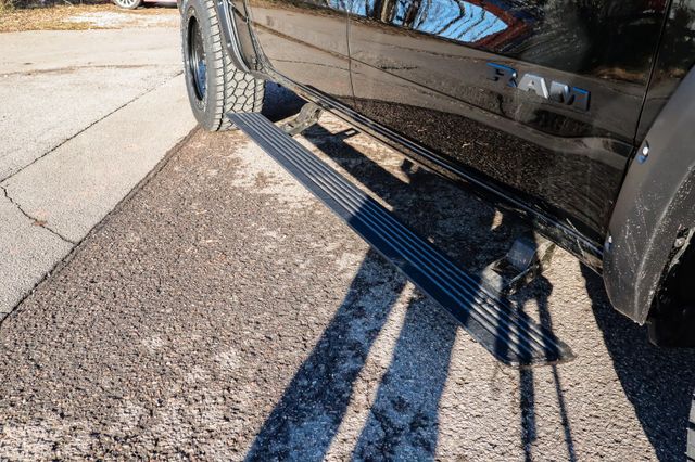 Fahrzeugabbildung Dodge RAM 1500 NIGHT SHADE 5.7V8 LPG AIR RIDE