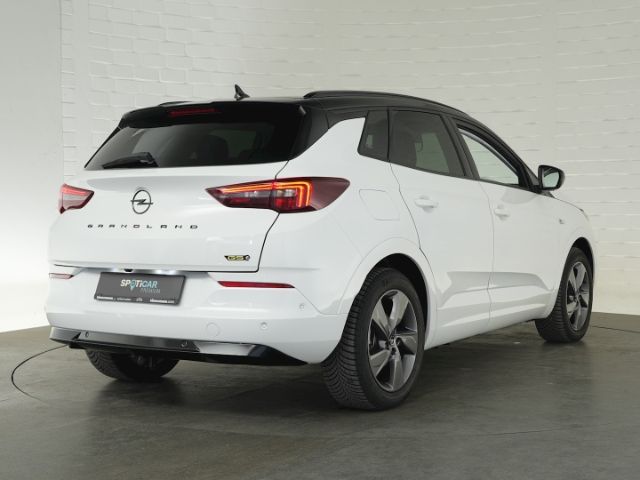 Grandland GSe PHEV 4X4 AUTOMATIK+AHK+NAVI+360 GR