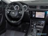 Skoda Superb Combi 2.0 TDI Style DSG LED/AHK//Navi - Skoda Superb: Kombi