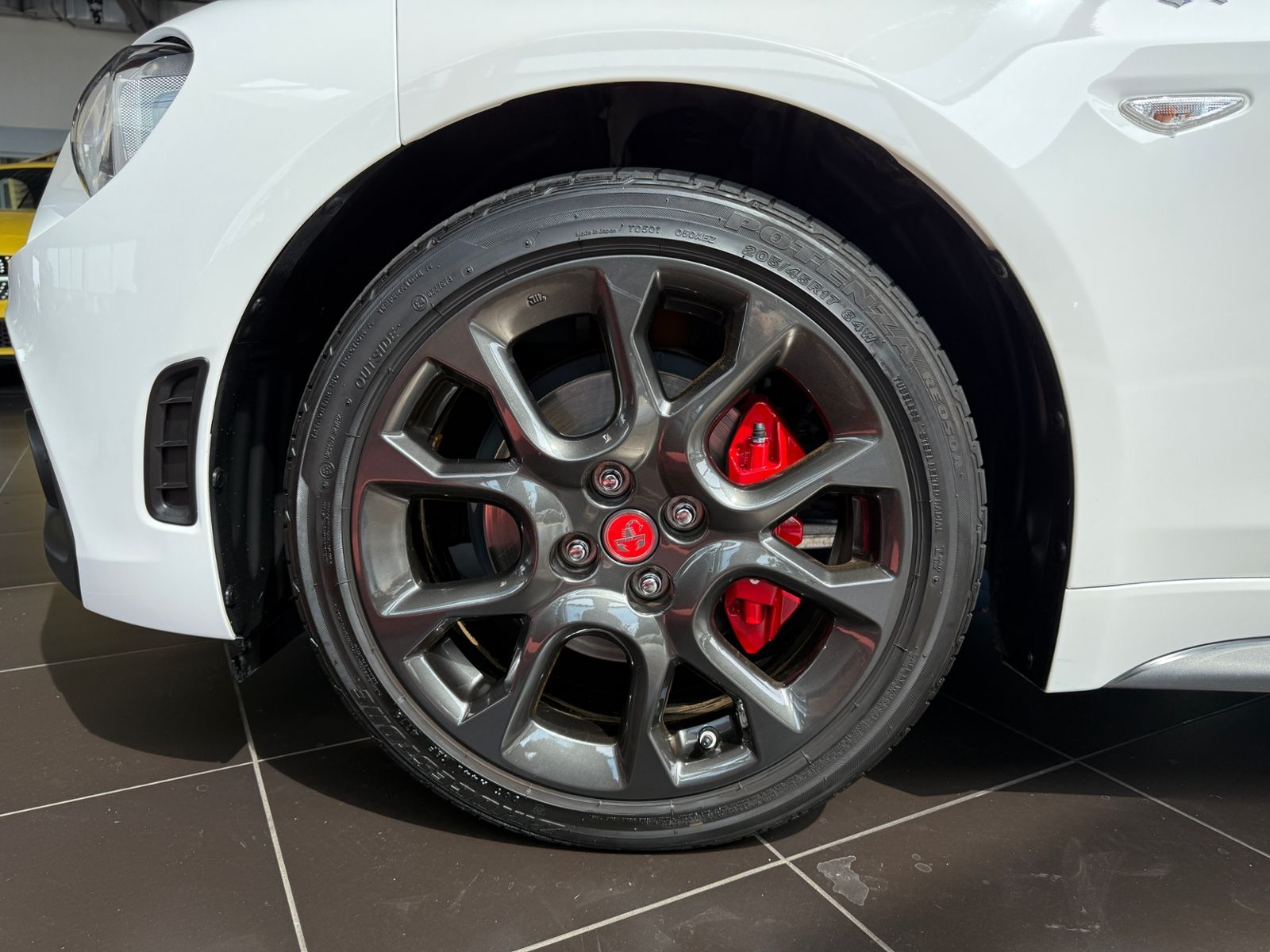 Fahrzeugabbildung Abarth 124 Spider LED LEDER ALU SHZ