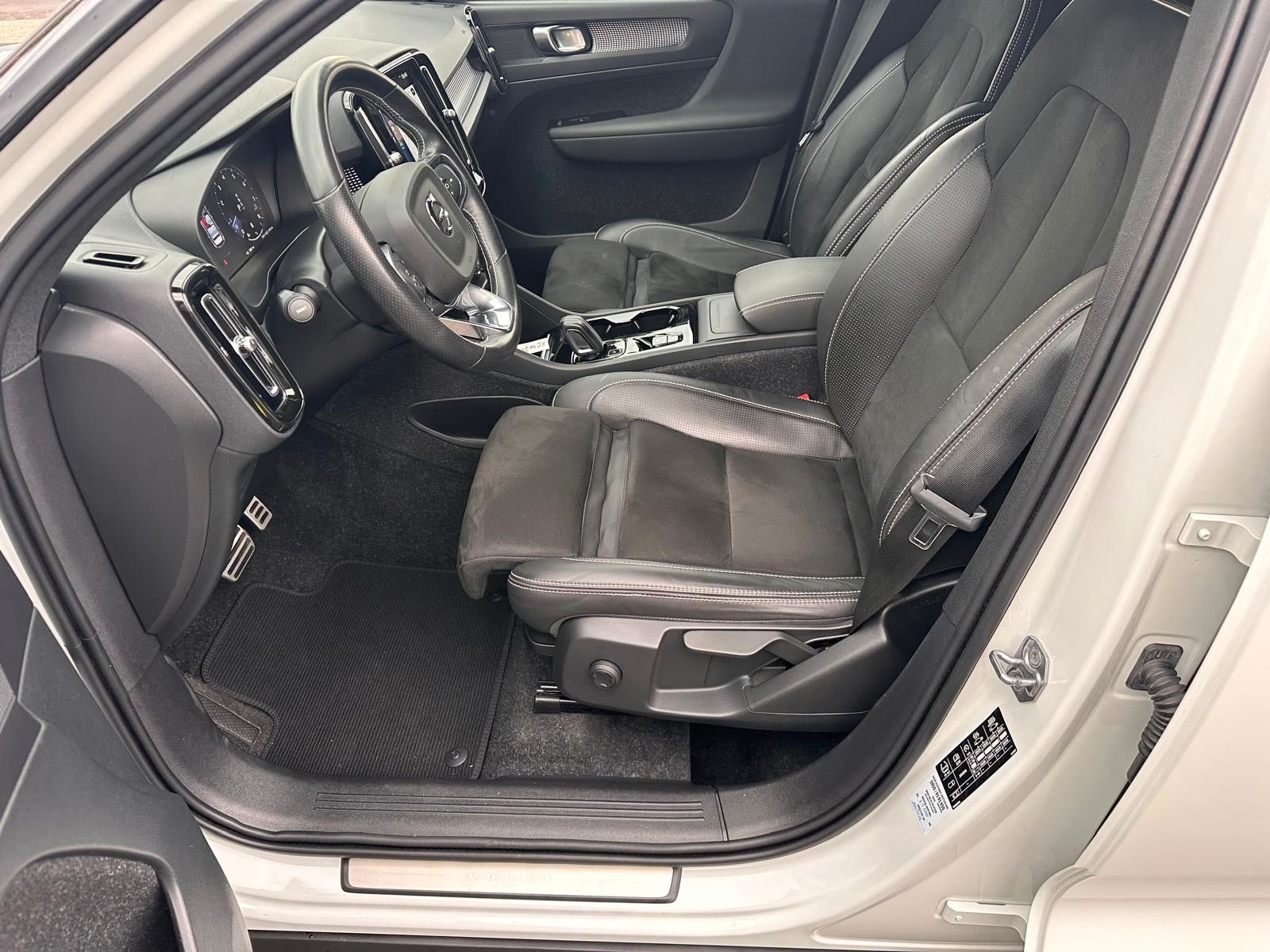 Volvo XC40 B4 R-Design AWD AHK BLIS ACC Standheiz.Kam foto 14