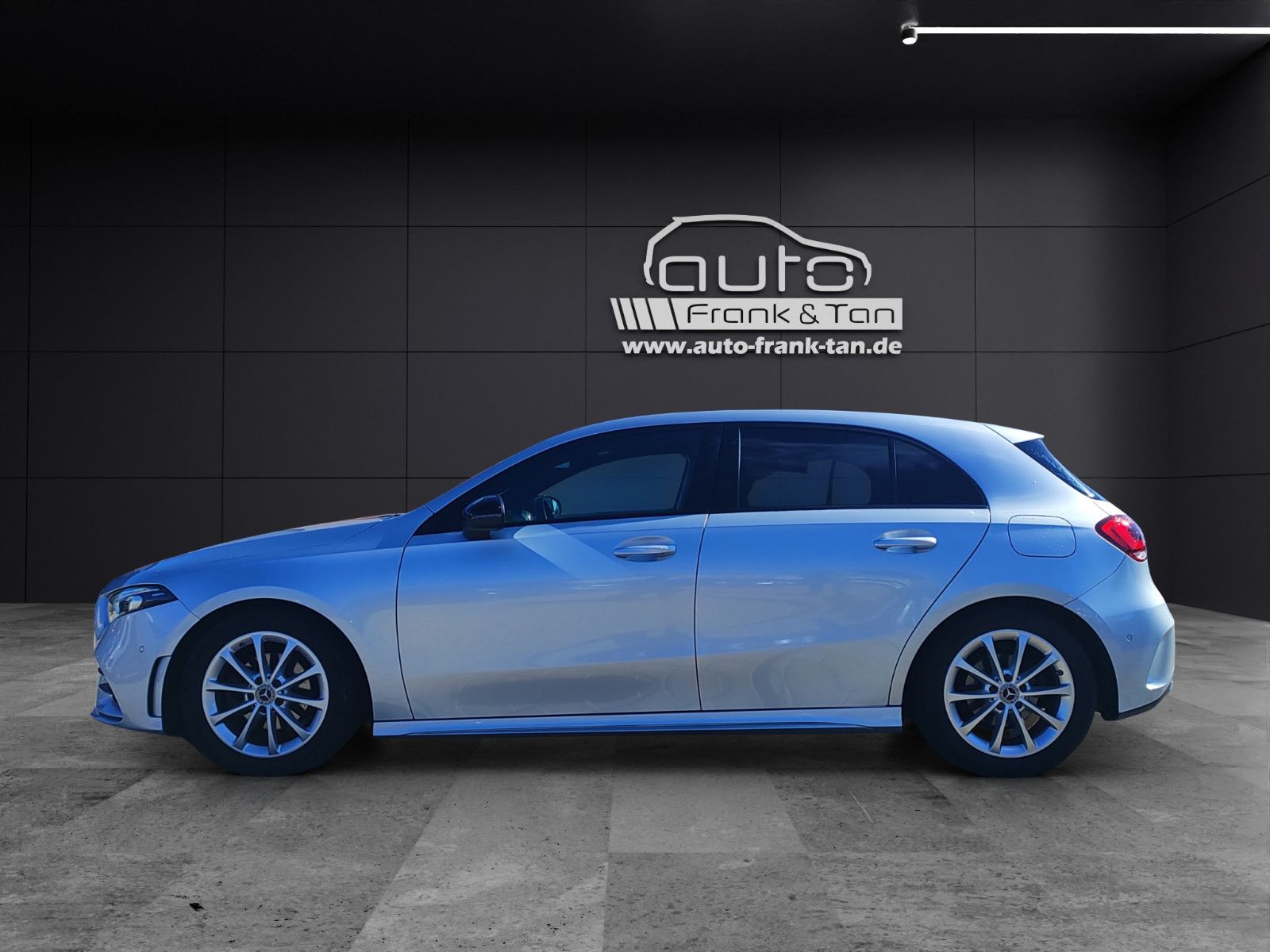 Fahrzeugabbildung Mercedes-Benz A180*AMG-Line*Automatik*Navi*LED*Ambiente*Pano*