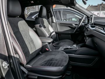 Ford Kuga Plug-In Hybrid ST-Line X Digitales Cockpit
