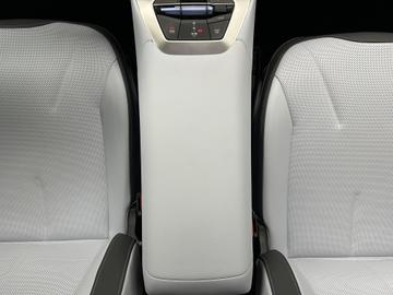 2025 BMW IX3 缩略图 19