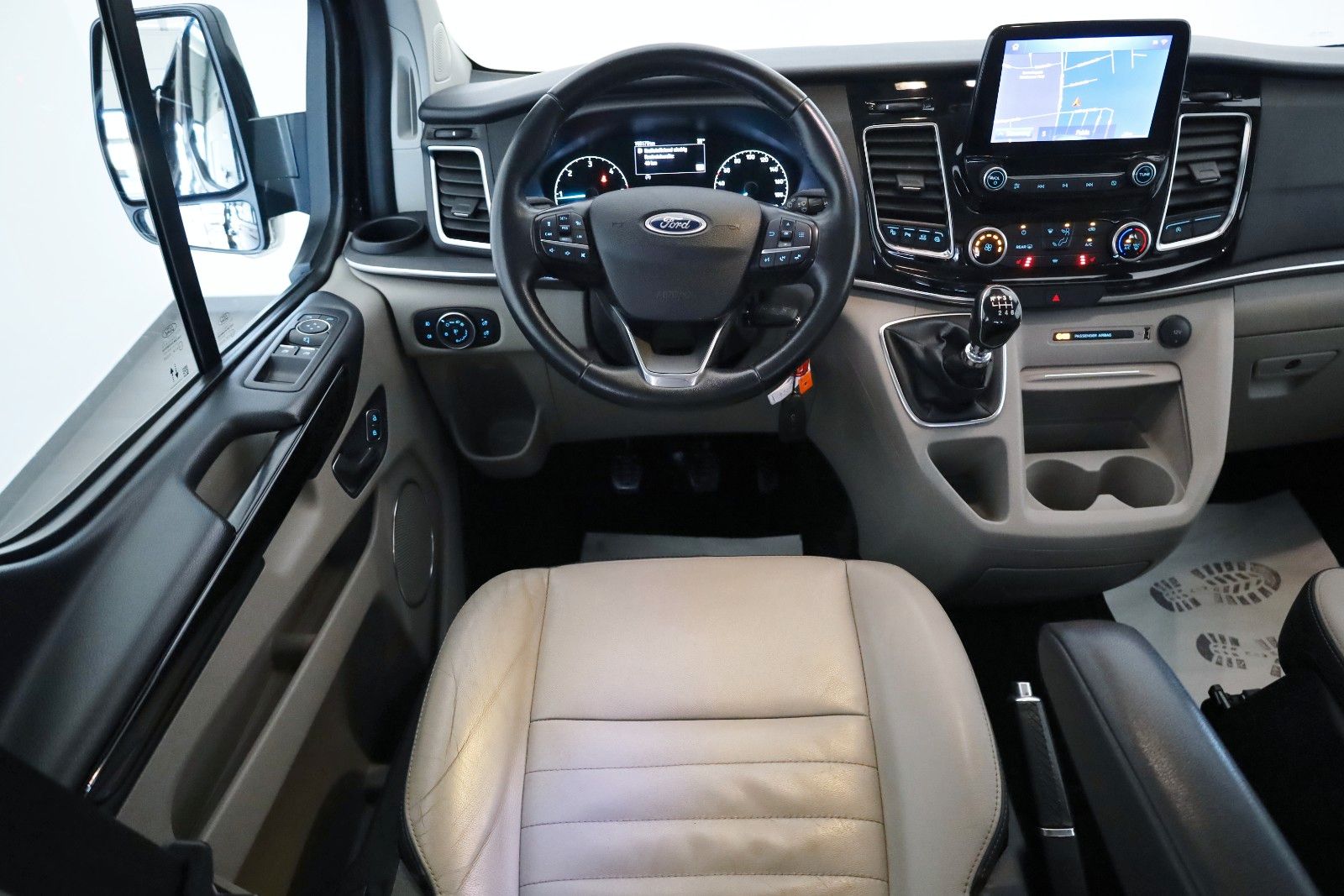 Fahrzeugabbildung Ford Tourneo Custom TITANIUM X 8 Si,Leder,Navi,Xenon