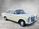Mercedes-Benz 200 4. HAND DEUTSCHES FZG BECKER RADIO - Oldtimer: Deutsche