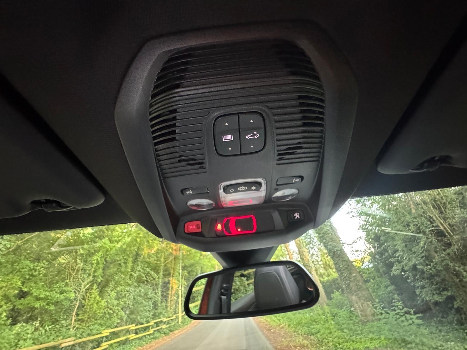 Peugeot 3008 GT*360°*SHZ*Navi*Automatik*Schiebedach