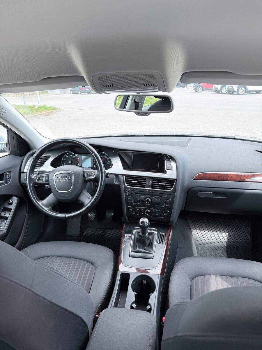Audi A4 2011 — двигун 160 HP (118kW)