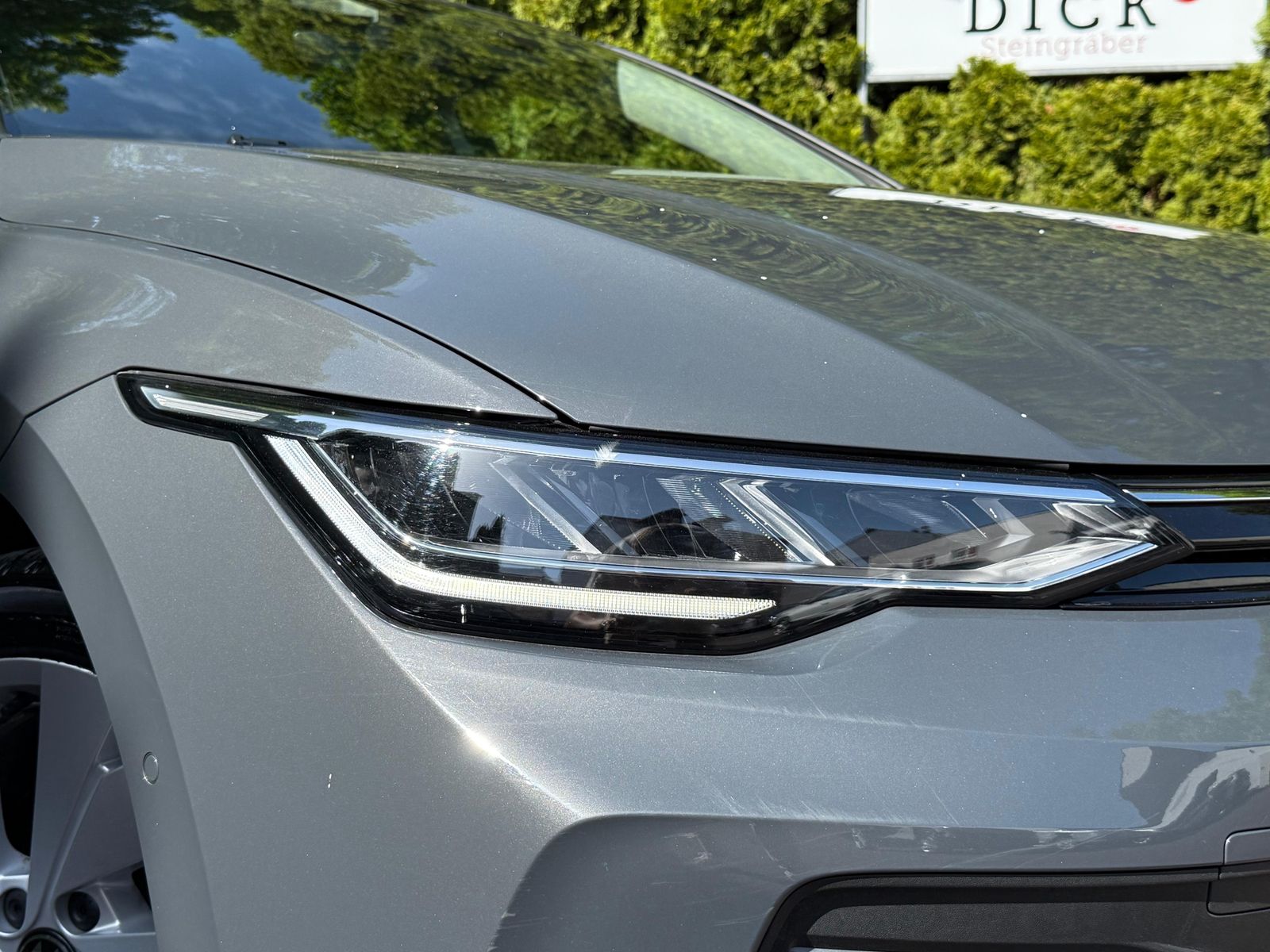 Fahrzeugabbildung Volkswagen Golf Lim. 2.0 TDI DSG Goal LED+KAM+ACC+SHZ+CARPL