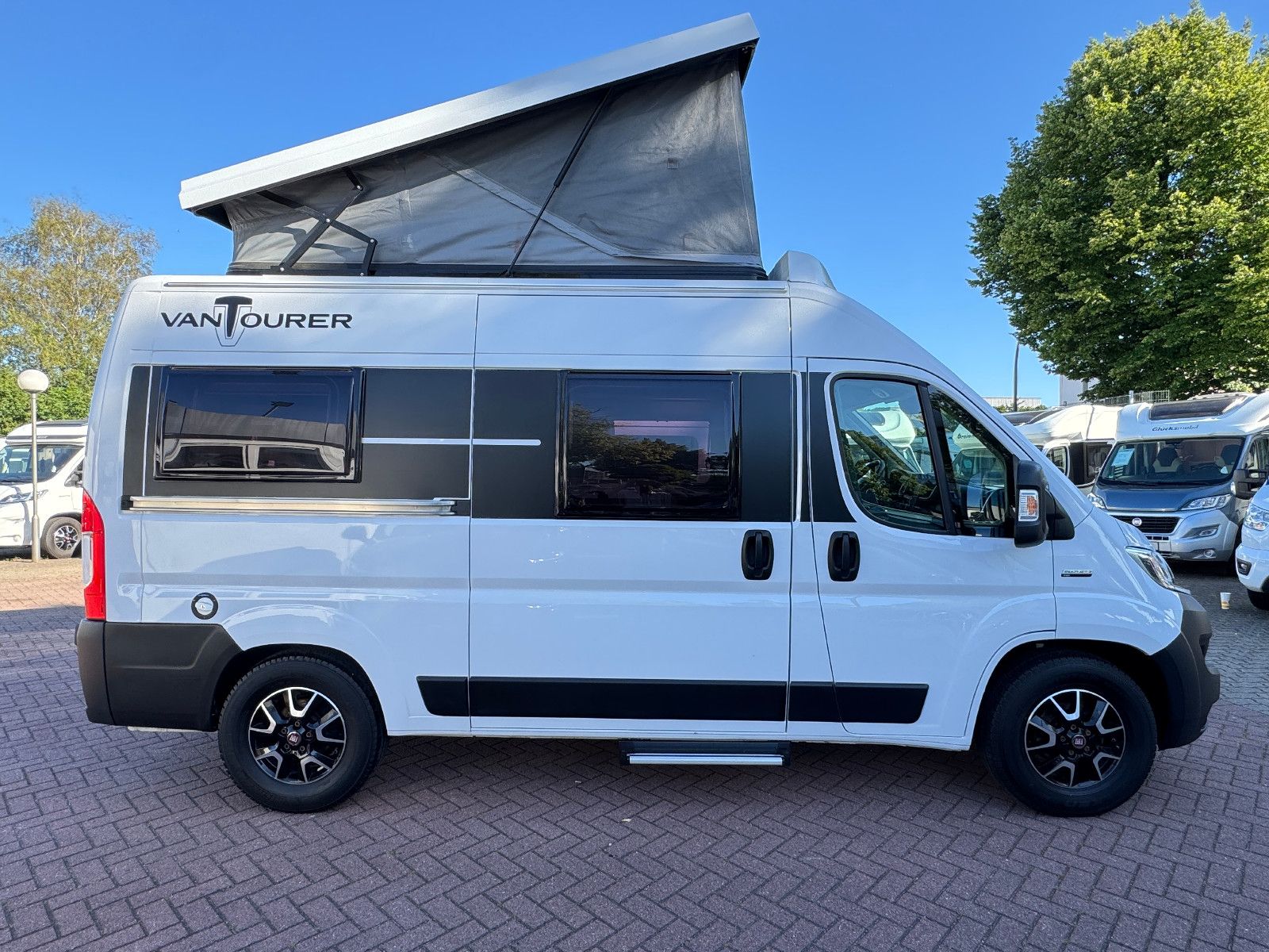 Fahrzeugabbildung VANTourer 540 FIAT DUCATO AUFSTELLDACH 5 SCHLAFPLÄTZE AHK
