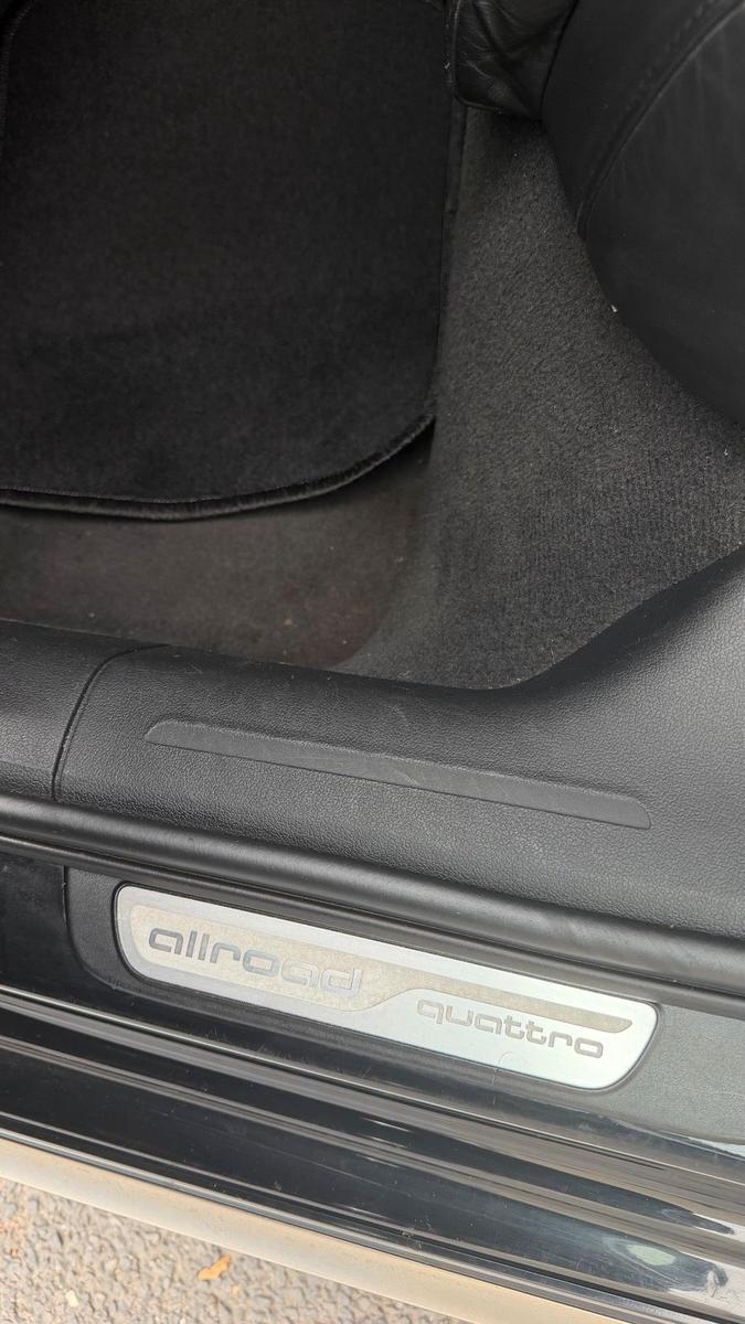 Audi A4 2009 — photo 8