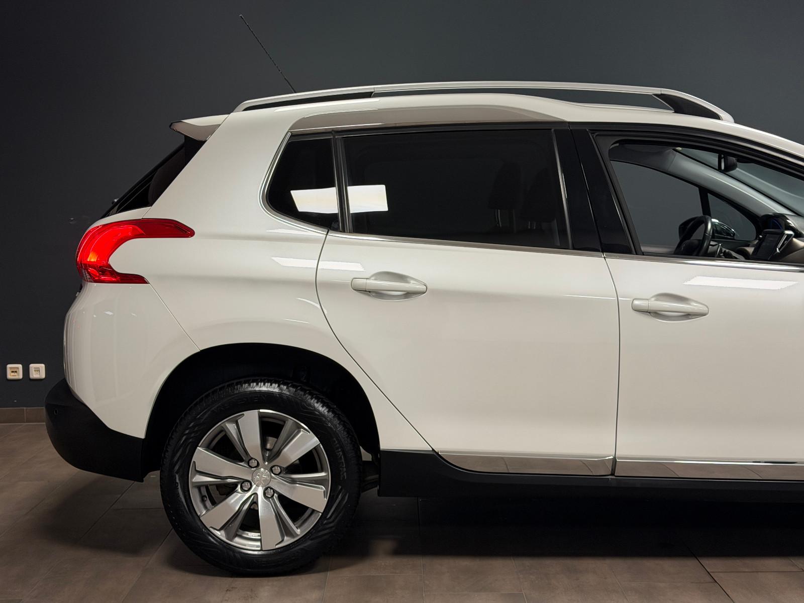 Peugeot 2008 Allure 1.6 e-HDi Automatik /2.HD/LED/SITZHZ