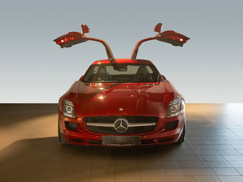 Mercedes-Benz SLS AMG