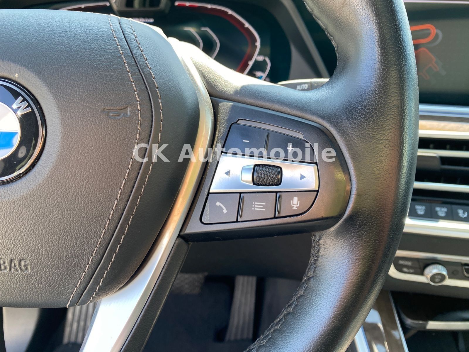 Fahrzeugabbildung BMW X5 xDrive 45e Individual/HeadUp/360°Kam/LED/AHK